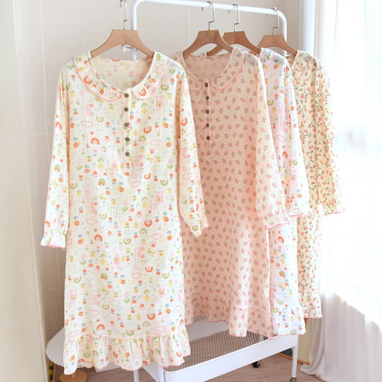 Women's flannel nightgown, thickened and warm for autumn and winter, with a fleece hood and a cute solid-color coral fleece bathrobe.