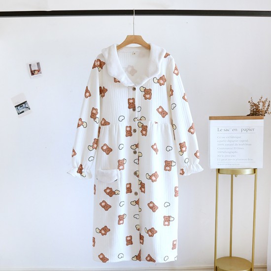 Women's summer thin, loose, short-sleeved artificial cotton loungewear, pajamas, and a fresh floral cotton bra.