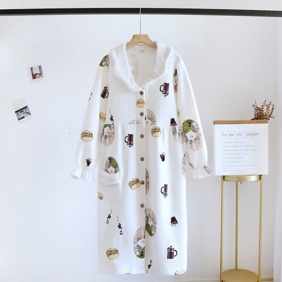 Women's summer thin, loose, short-sleeved artificial cotton loungewear, pajamas, and a fresh floral cotton bra.